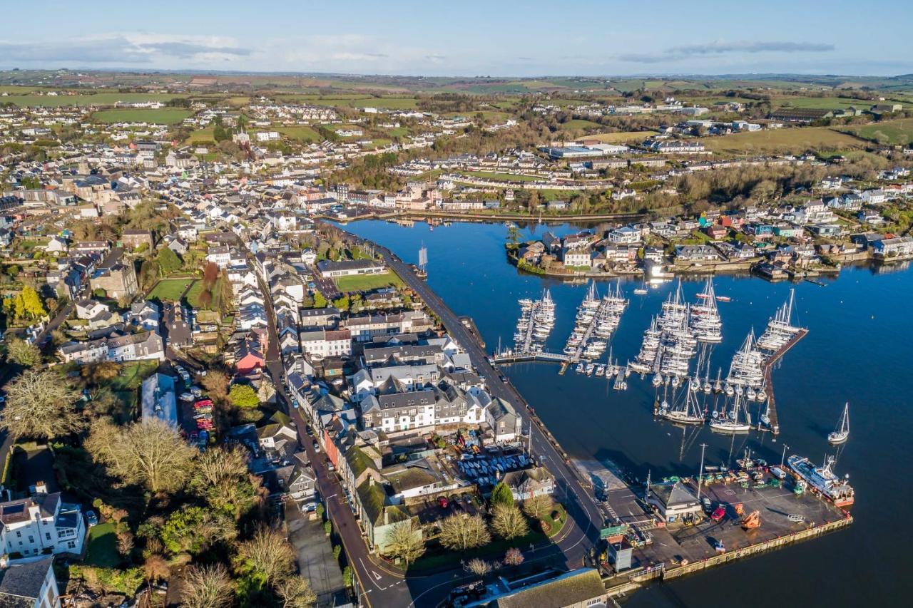 The Town House Kinsale, Hosted By Exquisite Holiday Homes, Sleeps 16 Экстерьер фото