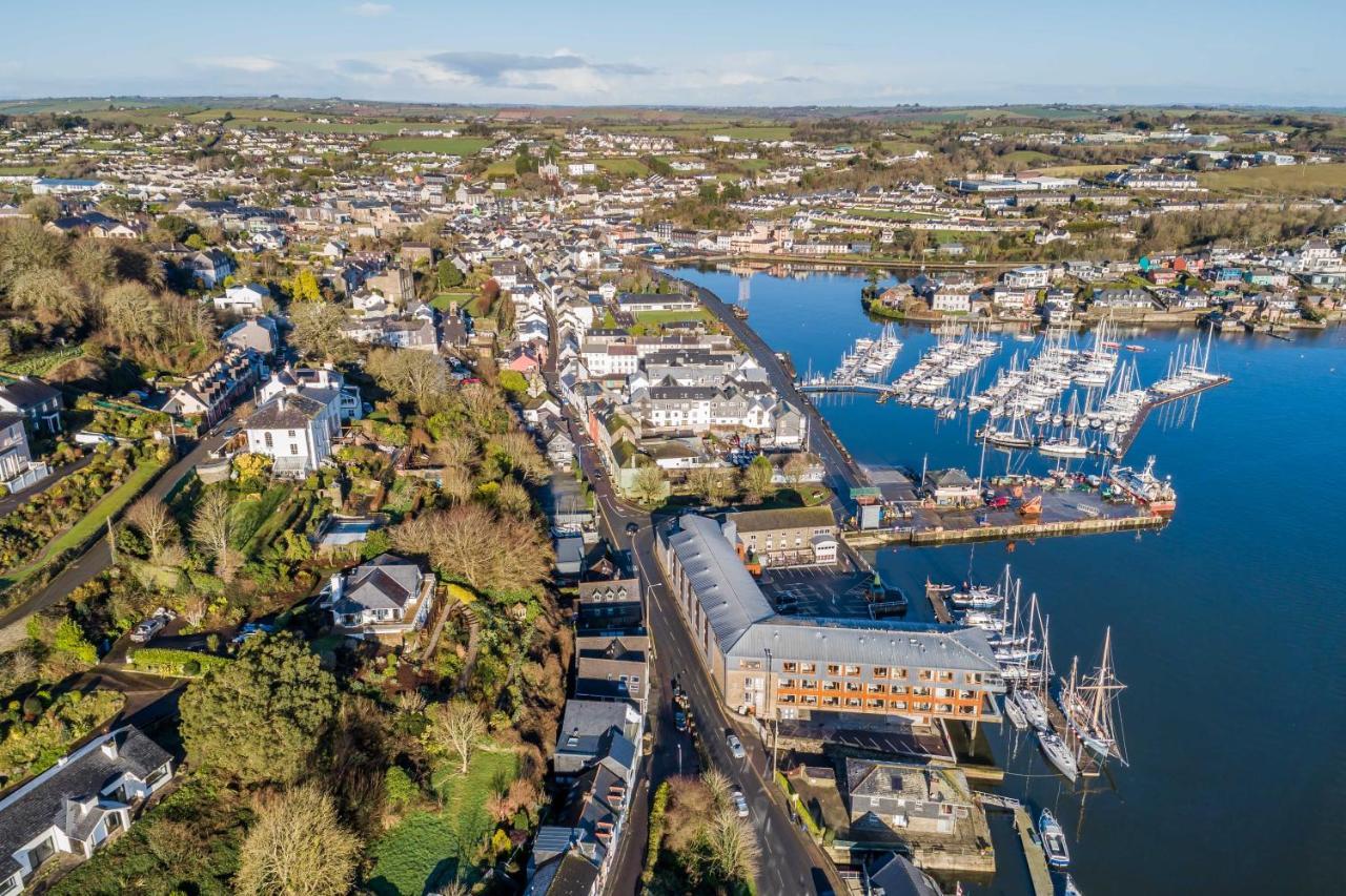 The Town House Kinsale, Hosted By Exquisite Holiday Homes, Sleeps 16 Экстерьер фото