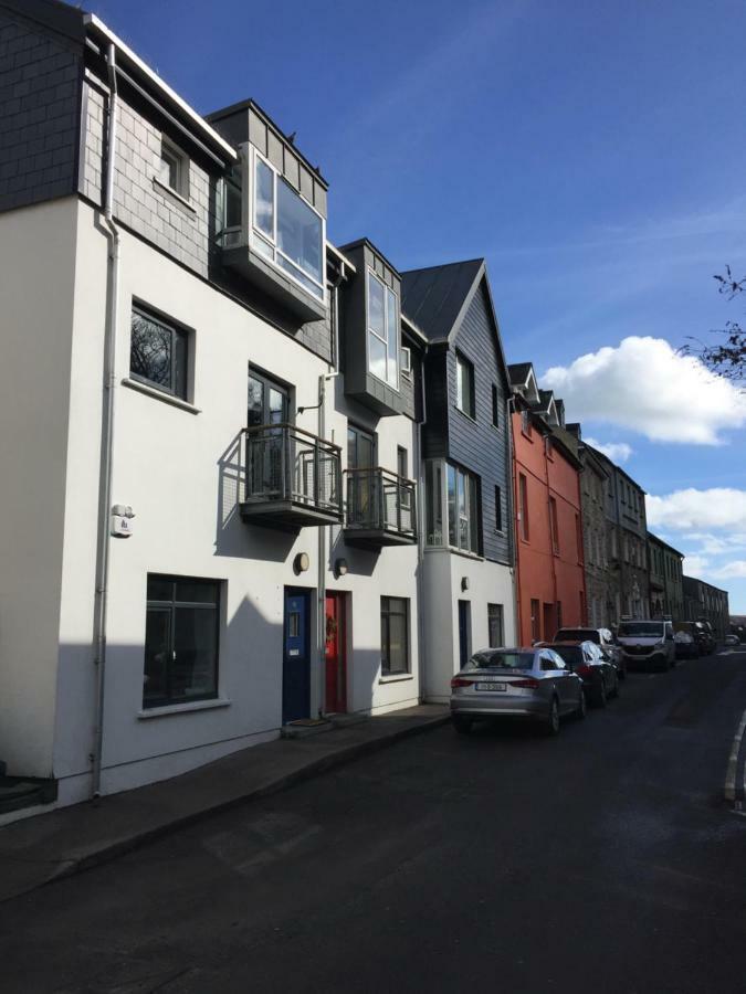 The Town House Kinsale, Hosted By Exquisite Holiday Homes, Sleeps 16 Экстерьер фото