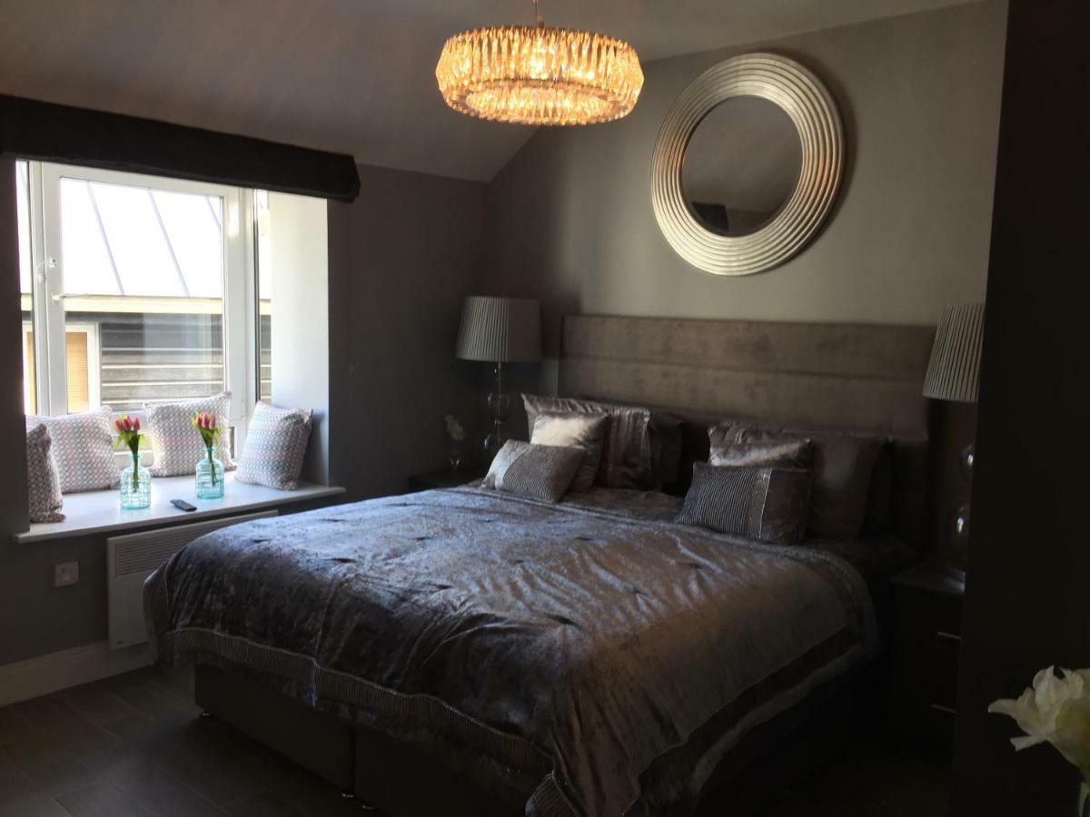 The Town House Kinsale, Hosted By Exquisite Holiday Homes, Sleeps 16 Экстерьер фото