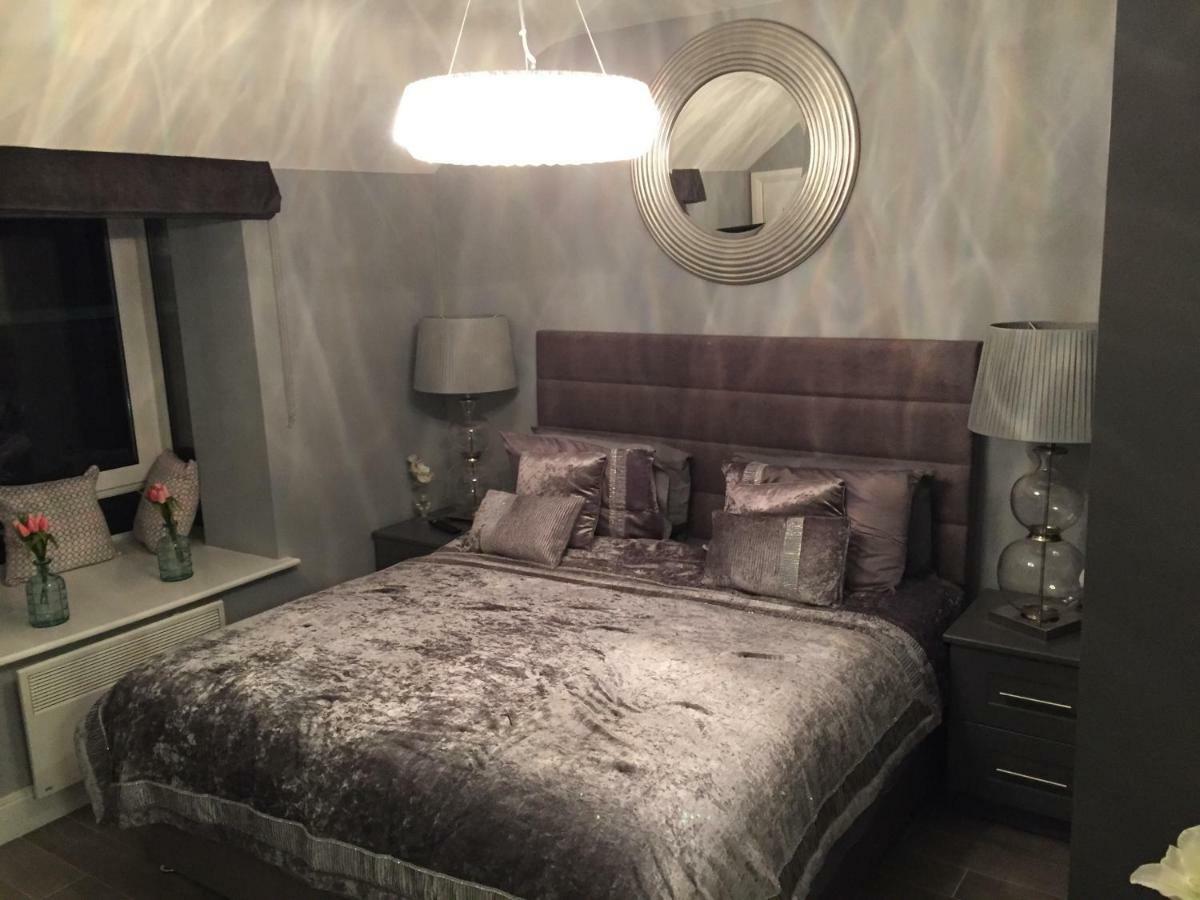 The Town House Kinsale, Hosted By Exquisite Holiday Homes, Sleeps 16 Экстерьер фото