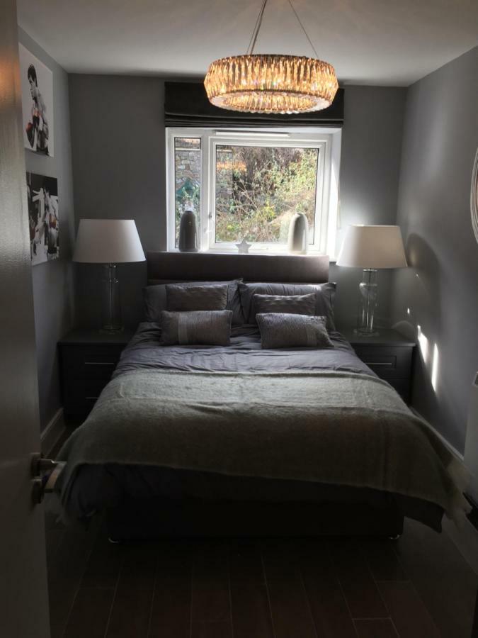The Town House Kinsale, Hosted By Exquisite Holiday Homes, Sleeps 16 Экстерьер фото