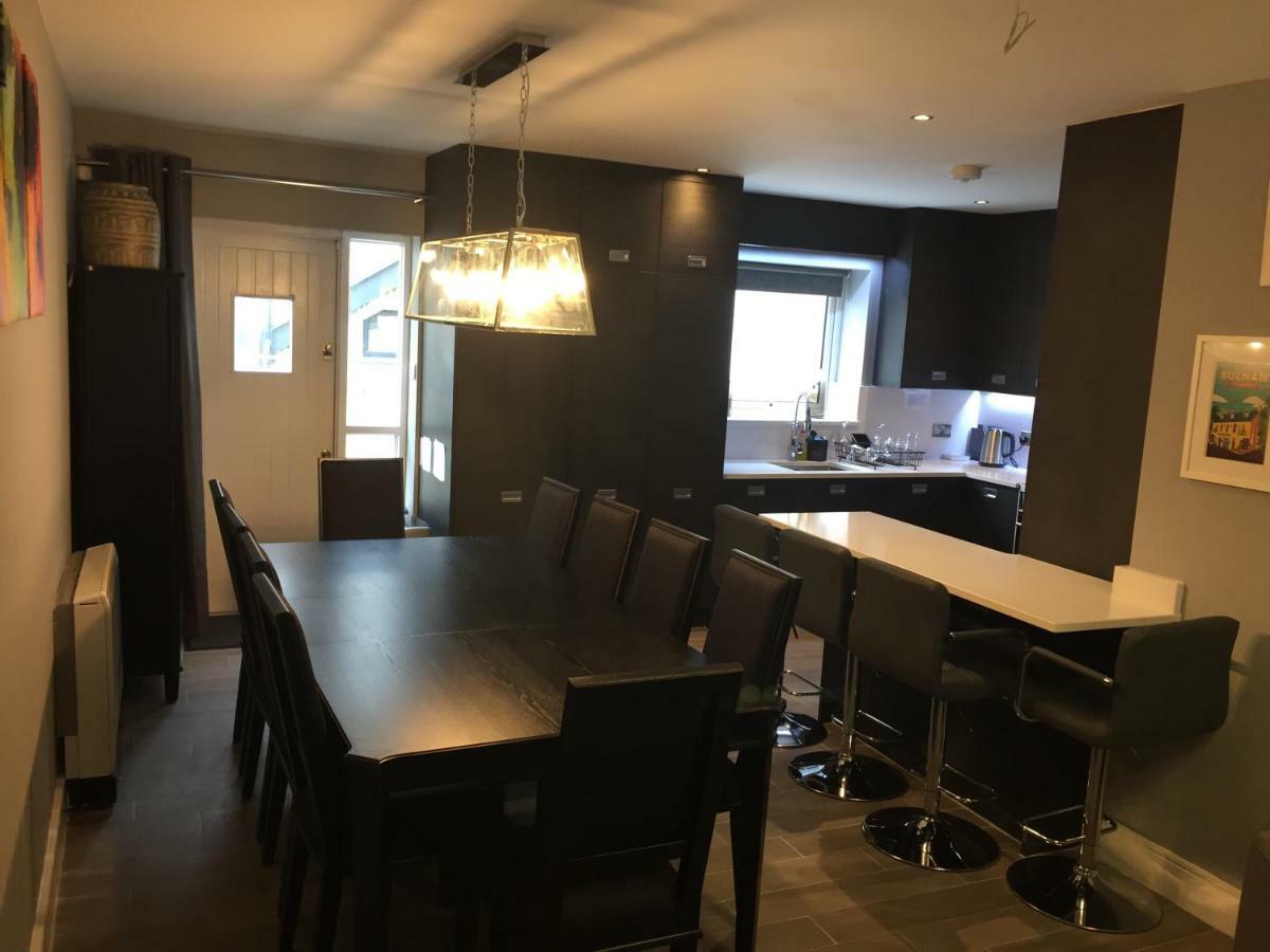 The Town House Kinsale, Hosted By Exquisite Holiday Homes, Sleeps 16 Экстерьер фото