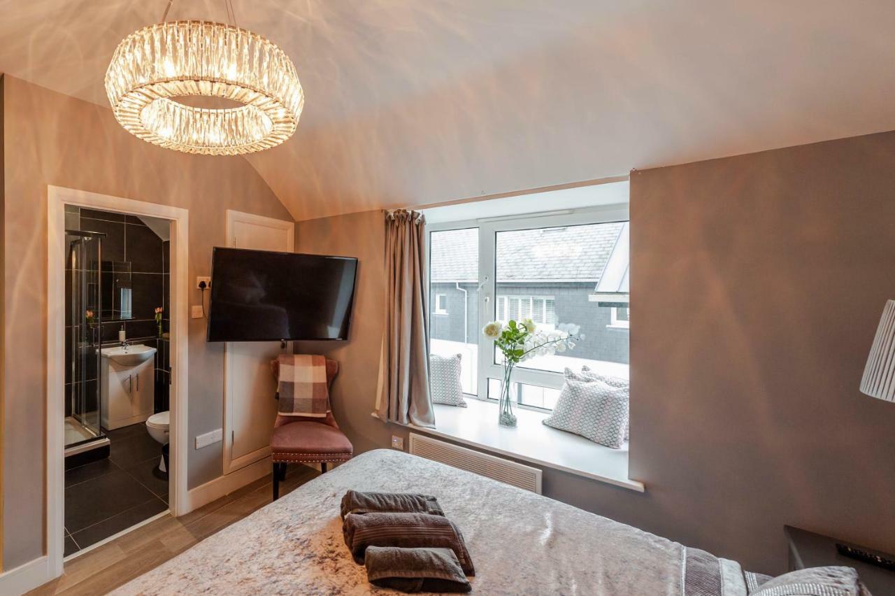 The Town House Kinsale, Hosted By Exquisite Holiday Homes, Sleeps 16 Экстерьер фото