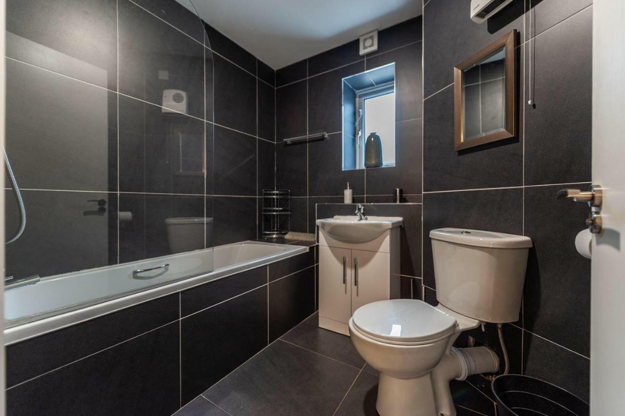The Town House Kinsale, Hosted By Exquisite Holiday Homes, Sleeps 16 Экстерьер фото