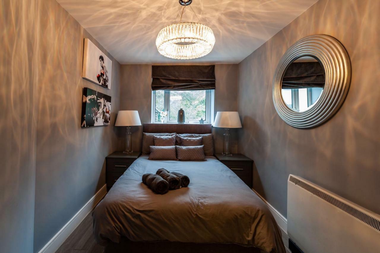 The Town House Kinsale, Hosted By Exquisite Holiday Homes, Sleeps 16 Экстерьер фото