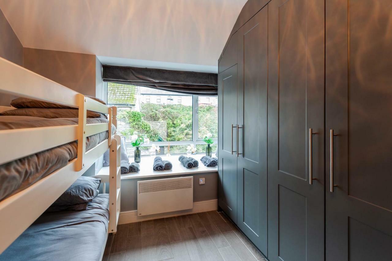 The Town House Kinsale, Hosted By Exquisite Holiday Homes, Sleeps 16 Экстерьер фото
