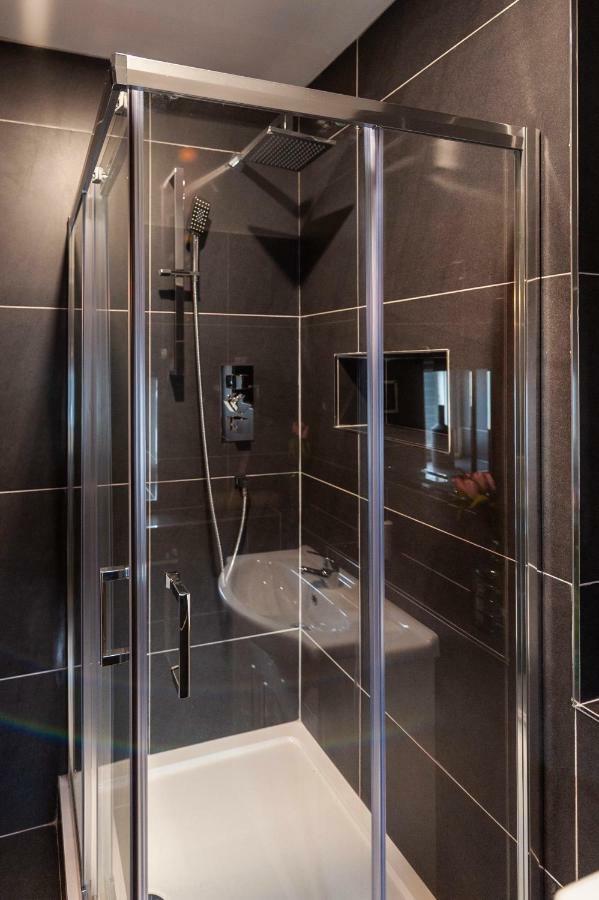 The Town House Kinsale, Hosted By Exquisite Holiday Homes, Sleeps 16 Экстерьер фото
