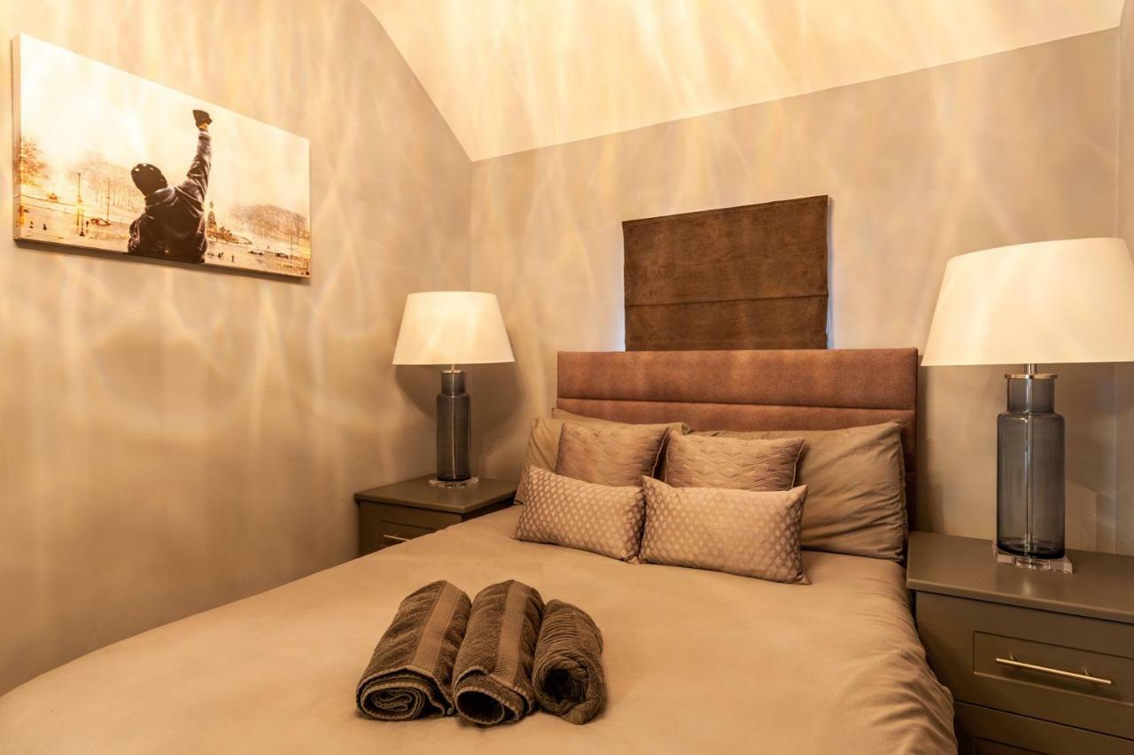 The Town House Kinsale, Hosted By Exquisite Holiday Homes, Sleeps 16 Экстерьер фото